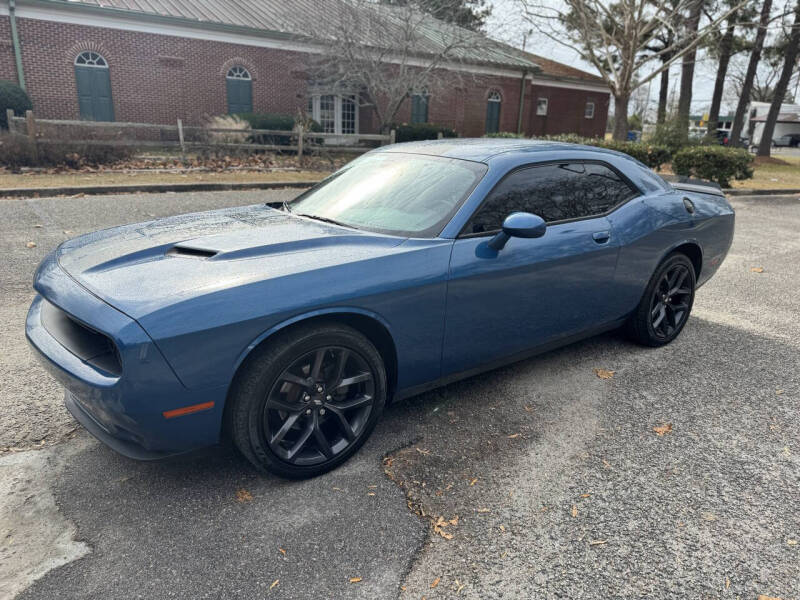 2020 Dodge Challenger SXT's photo