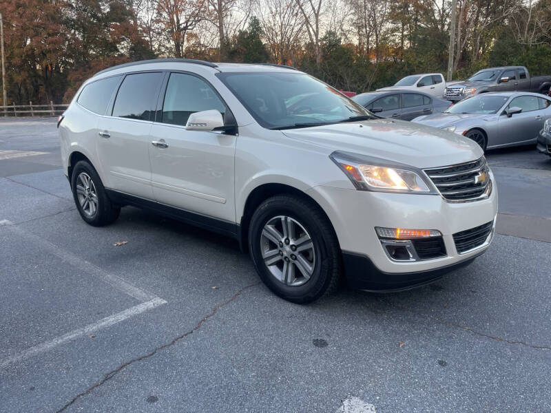 2015 Chevrolet Traverse 2LT photo 4