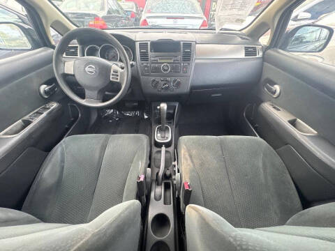 2011 Nissan Versa 1.8 S