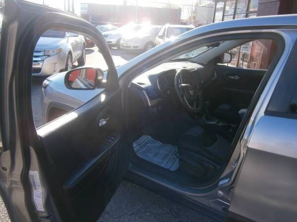 2014 Jeep Cherokee Sport