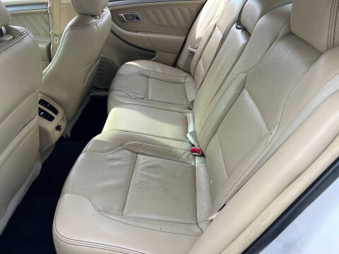 2015 Ford Taurus SEL