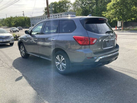 2019 Nissan Pathfinder S