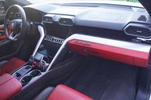 2020 Lamborghini Urus