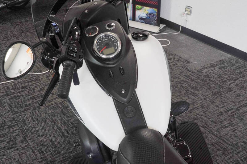 2019 Indian Springfield Dark Horse