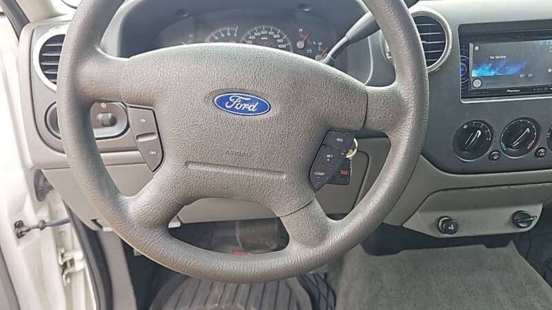 2004 Ford Expedition XLS