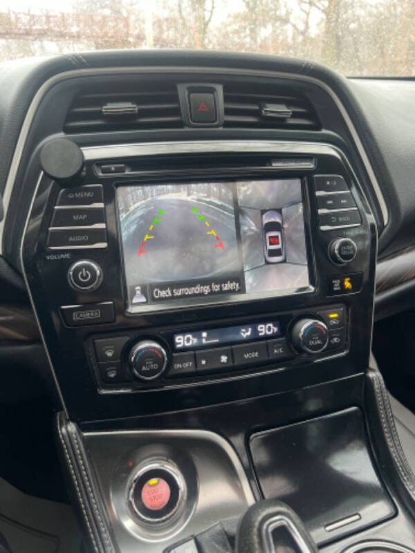 2017 Nissan Maxima Platinum