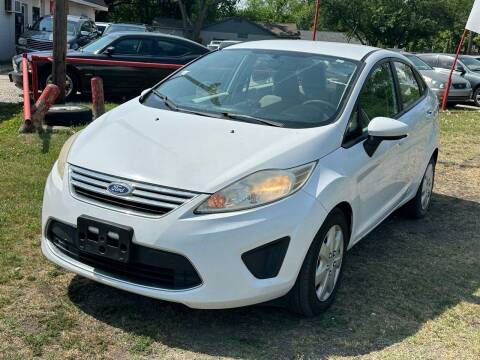 2012 Ford Fiesta for sale at Texas Select Autos LLC in Mckinney TX
