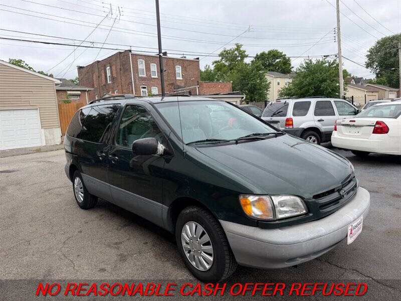 2000 Toyota Sienna LE