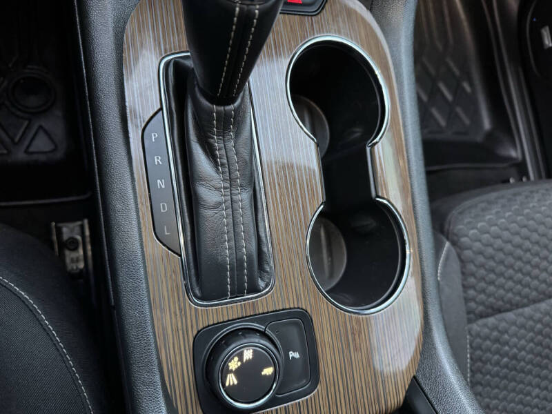 2017 GMC Acadia SLE-2