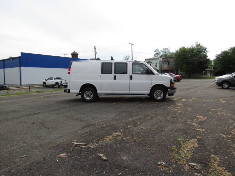 2023 GMC Savana 2500