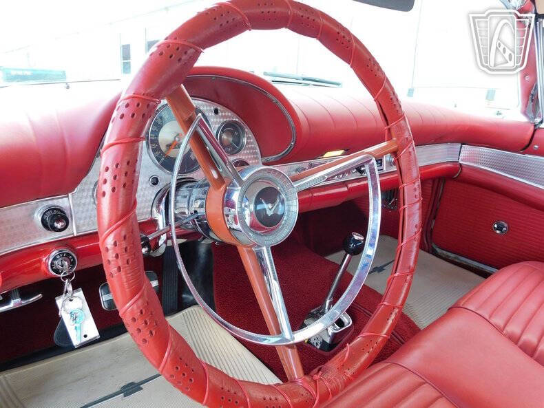 1957 Ford Thunderbird