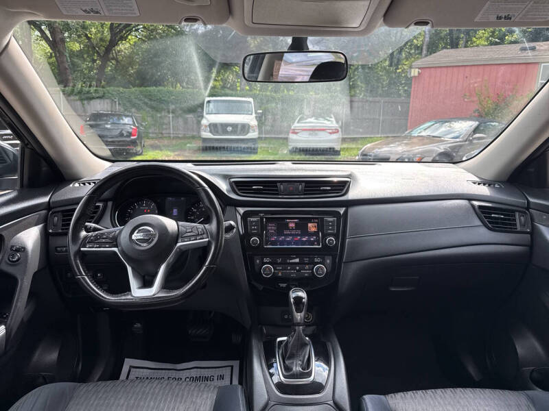 2018 Nissan Rogue SV