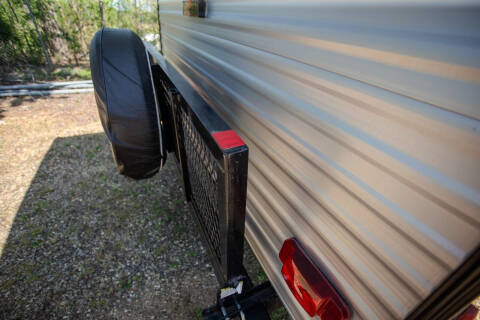 2022 CHEROKEE FOREST RIVER