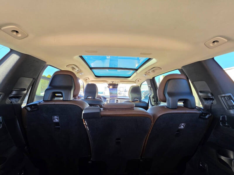 2019 Volvo XC90 T6 Momentum