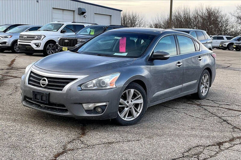 Used 2015 Nissan Altima SL with VIN 1N4AL3AP6FN341994 for sale in Montevideo, Minnesota