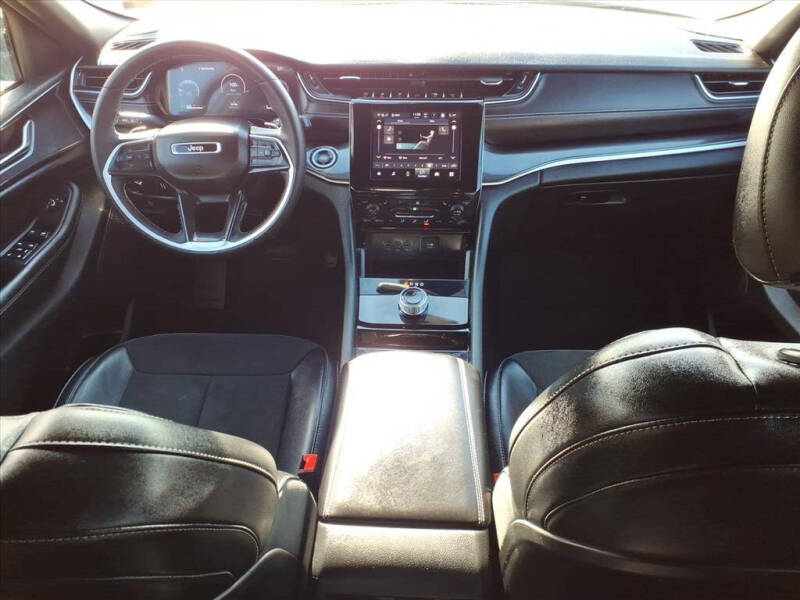 2023 Jeep Grand Cherokee L Laredo