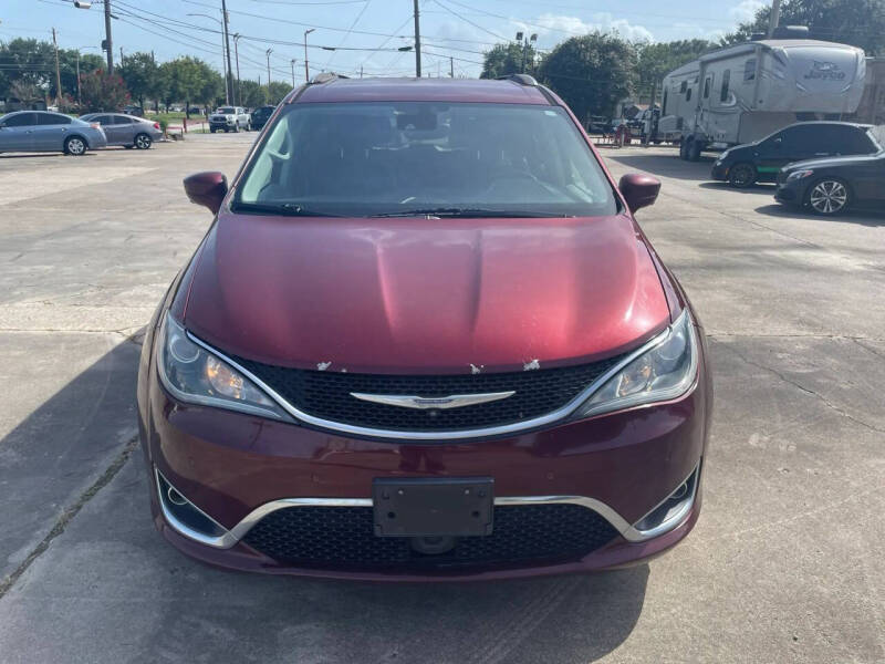 2017 Chrysler Pacifica Touring-L Plus