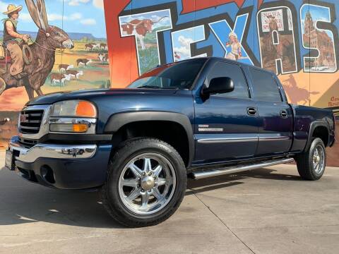 2005 GMC Sierra 2500HD for sale at Sparks Autoplex Inc. in Fort Worth TX