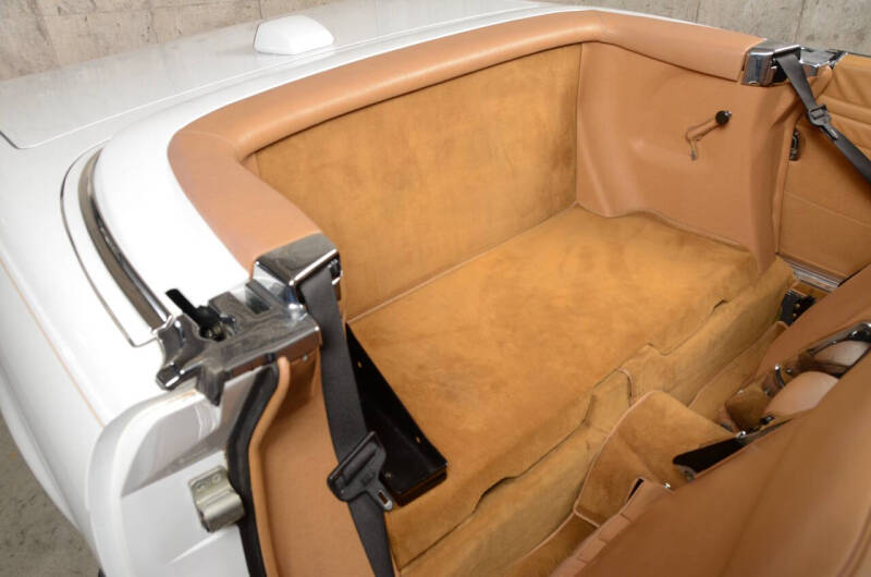 1987 Mercedes-Benz 560-Class 560 SL