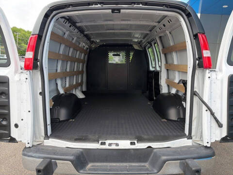2024 GMC Savana 2500