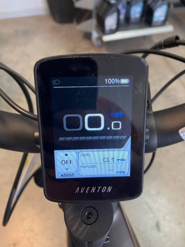 2025 Aventon  D35D3267