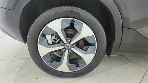 2024 Volvo XC40 B5 Plus Dark Theme