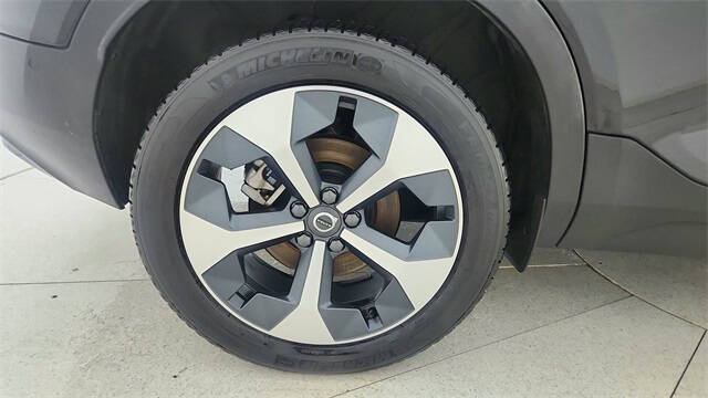 2024 Volvo XC40 B5 Plus Dark Theme