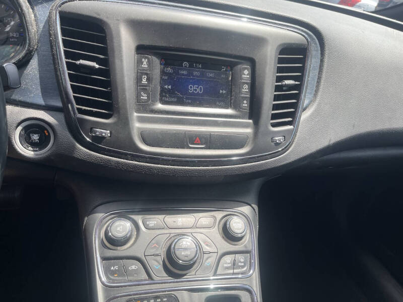 2015 Chrysler 200 S