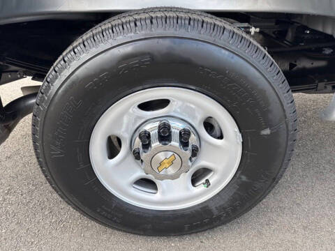 2025 Chevrolet Express 2500