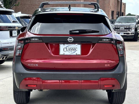 2025 Nissan Kicks SR