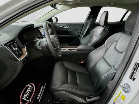 2024 Volvo S60 B5 Plus Dark Theme