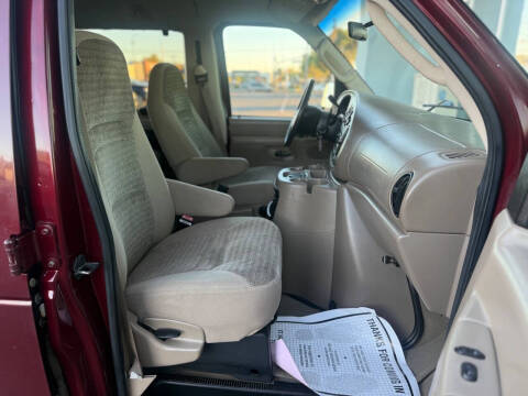 2004 Ford E-Series E-350 SD XLT