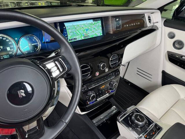 2022 Rolls-Royce Phantom