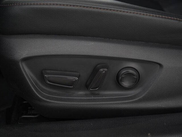 2020 Toyota Camry Hybrid XLE