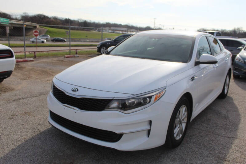 2016 Kia Optima LX photo 4