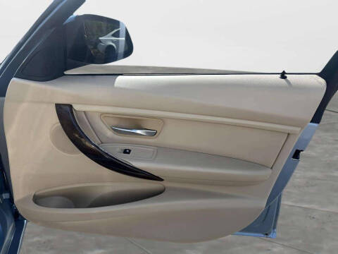 2015 BMW 3 Series 320i