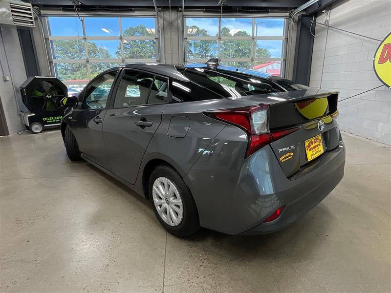 2022 Toyota Prius LE