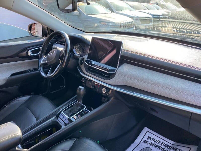 2022 Jeep Compass Latitude Lux