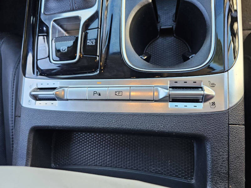 2024 Kia Carnival SX