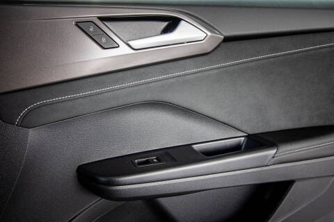 2026 Volkswagen Taos SE Black