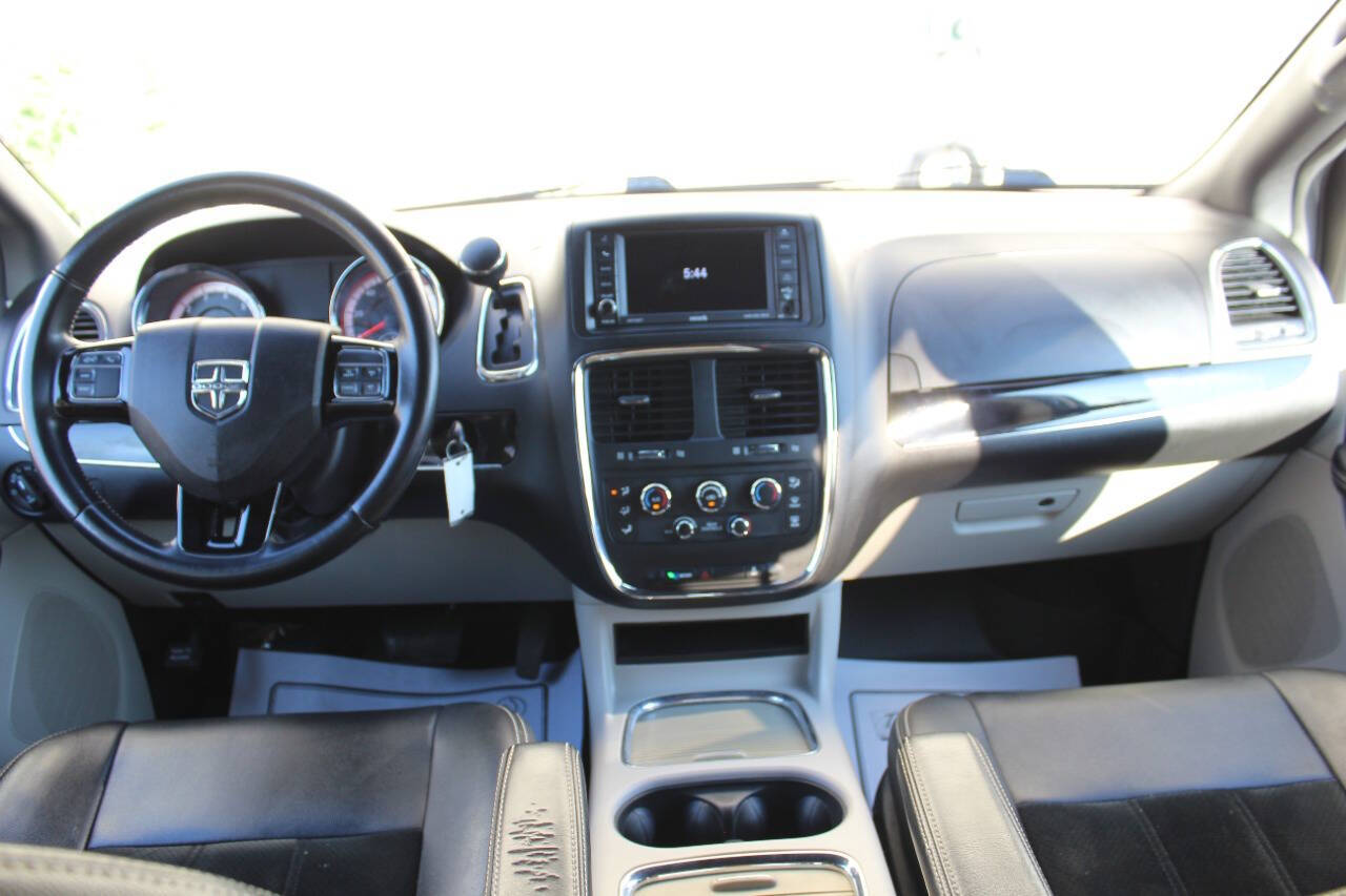 DodgeGrand Caravan19