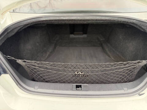 2015 Infiniti Q70 3.7