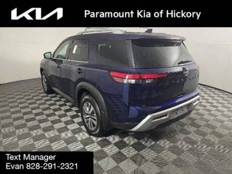 2022 Nissan Pathfinder SL