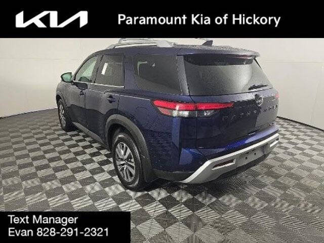 2022 Nissan Pathfinder SL