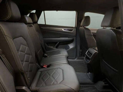 2025 Volkswagen Atlas Cross Sport SE 4Motion