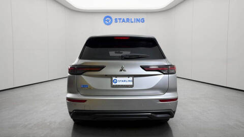 2025 Mitsubishi Outlander ES