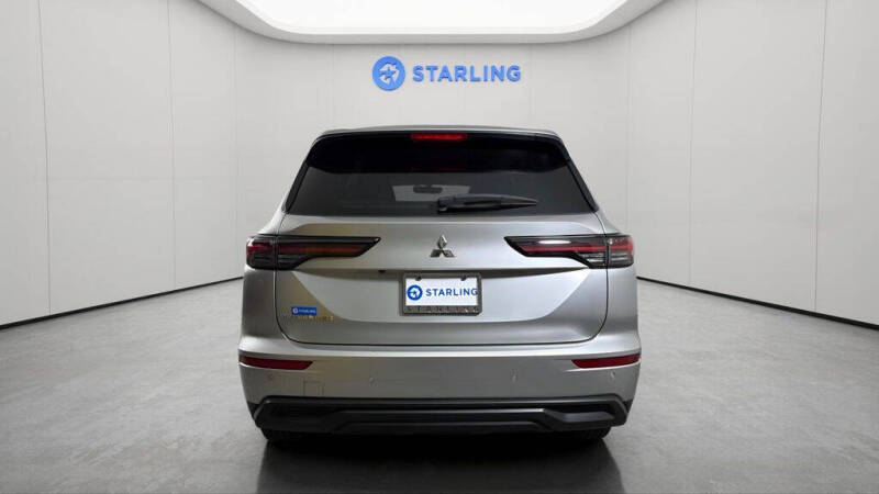 2025 Mitsubishi Outlander ES