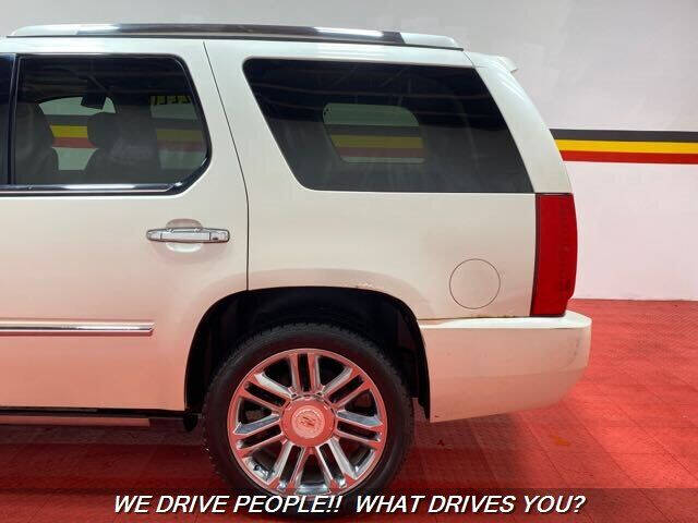 2011 Cadillac Escalade Platinum Edition