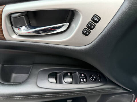 2017 Nissan Pathfinder Platinum