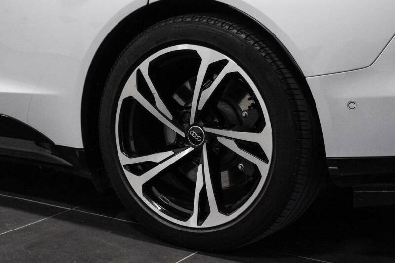 2024 Audi e-tron GT quattro Prestige